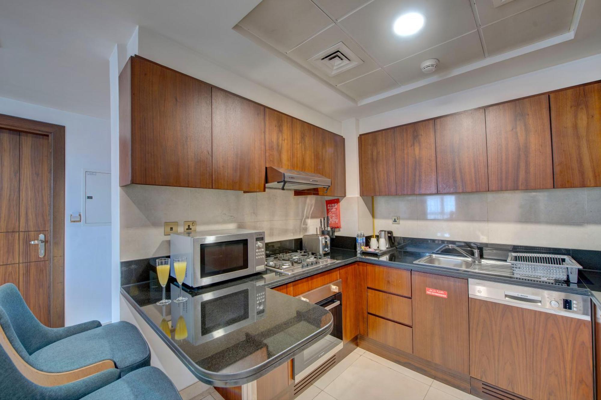 Suha Creek Hotel Apartment, Waterfront Jaddaf, Dubai Bagian luar foto